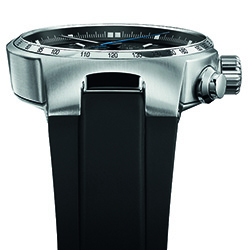 Профиль корпуса часов коллекции «Oris Williams» имеет очертания гоночного болида, а интегрированные с корпусом ушки напоминают его носовой обтекатель.